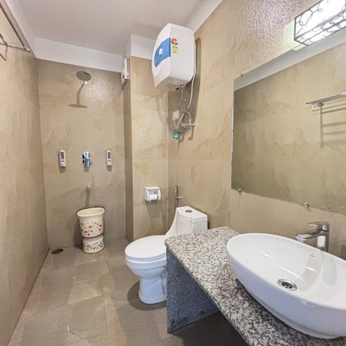 Modern attached bathroom in the Family Room at Kunden Fortune Resort, Gangtok