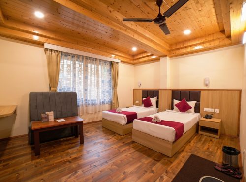 Cozy Twin Bed Accommodation at Kunden Fortune Resort with valley views