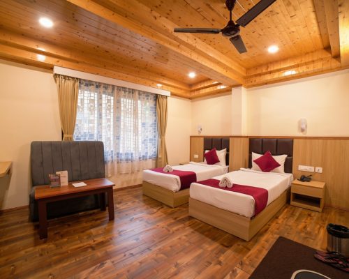 Cozy Twin Bed Accommodation at Kunden Fortune Resort with valley views