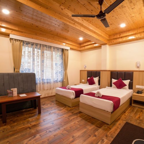 Cozy Twin Bed Accommodation at Kunden Fortune Resort with valley views